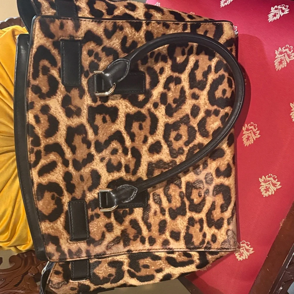 Michael Kors Leopard Print Tote with Black Trim - Picture 4 of 4